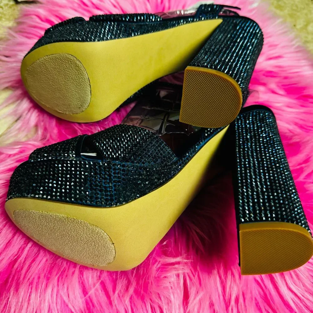 Steve‎ Madden Party Time Blue 7 1/2 High Heel With Details New